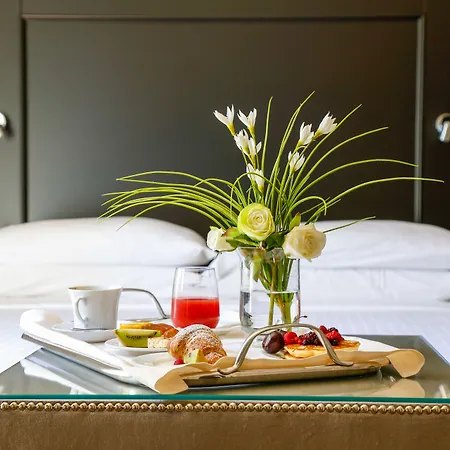 Ξενοδοχείο Vannucci 4*