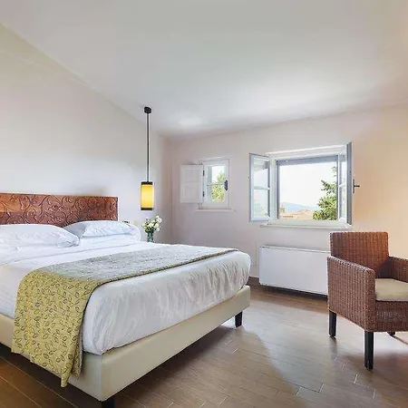 Vannucci Otel 4*